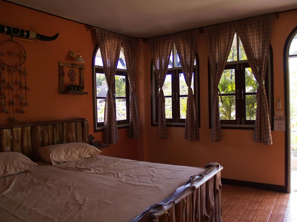 Cowboy Farm Resort Pattaya Banhuajjaj Kültér fotó