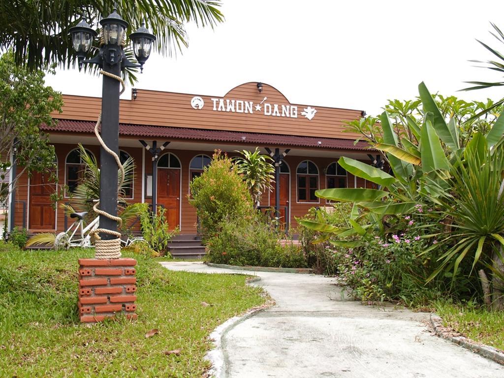 Cowboy Farm Resort Pattaya Banhuajjaj Kültér fotó