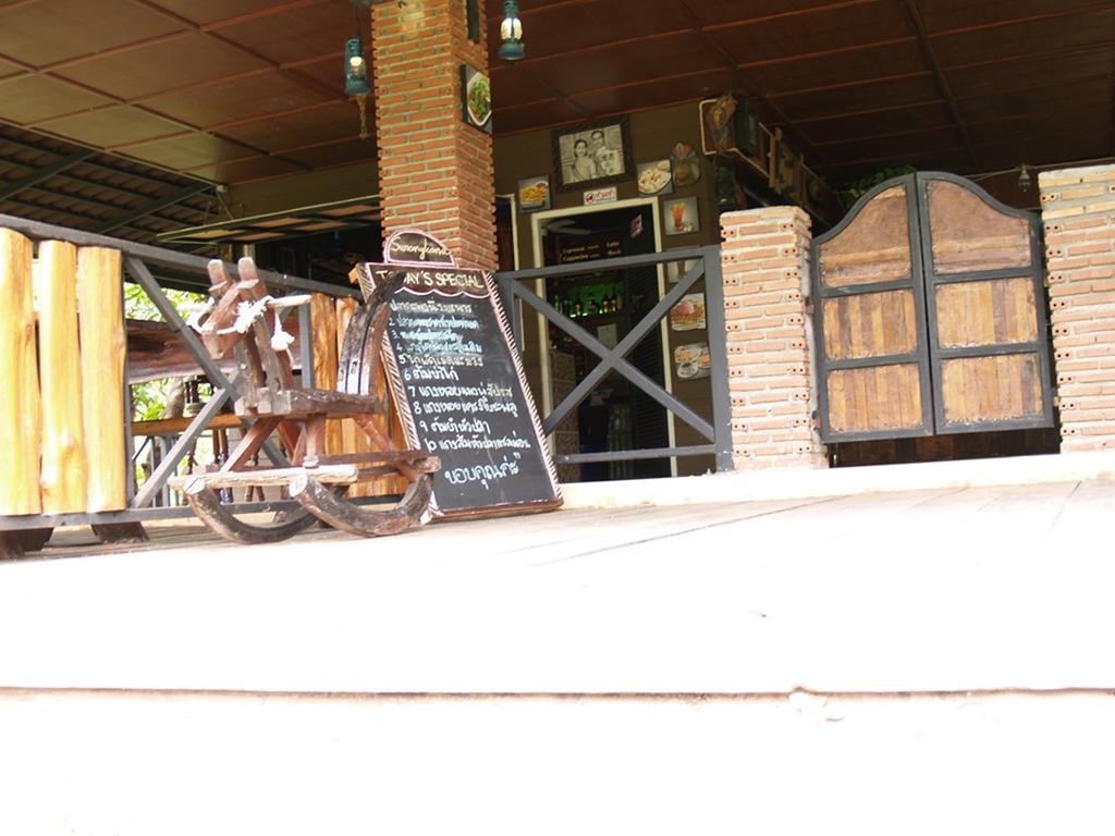 Cowboy Farm Resort Pattaya Banhuajjaj Kültér fotó
