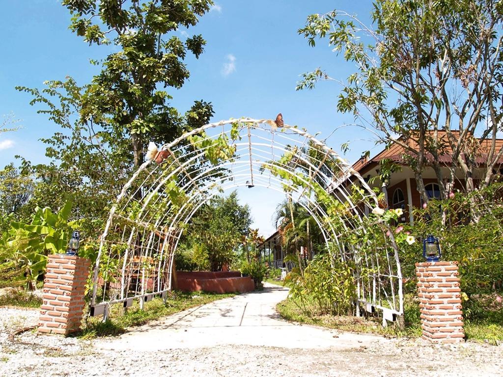 Cowboy Farm Resort Pattaya Banhuajjaj Kültér fotó