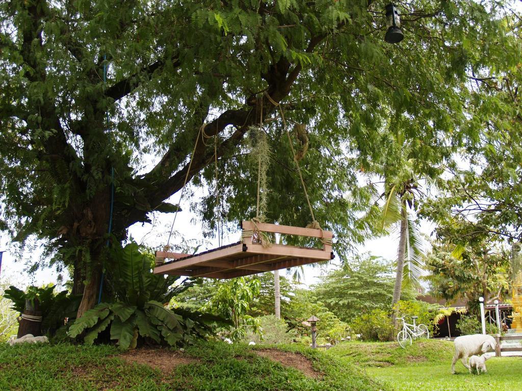 Cowboy Farm Resort Pattaya Banhuajjaj Kültér fotó