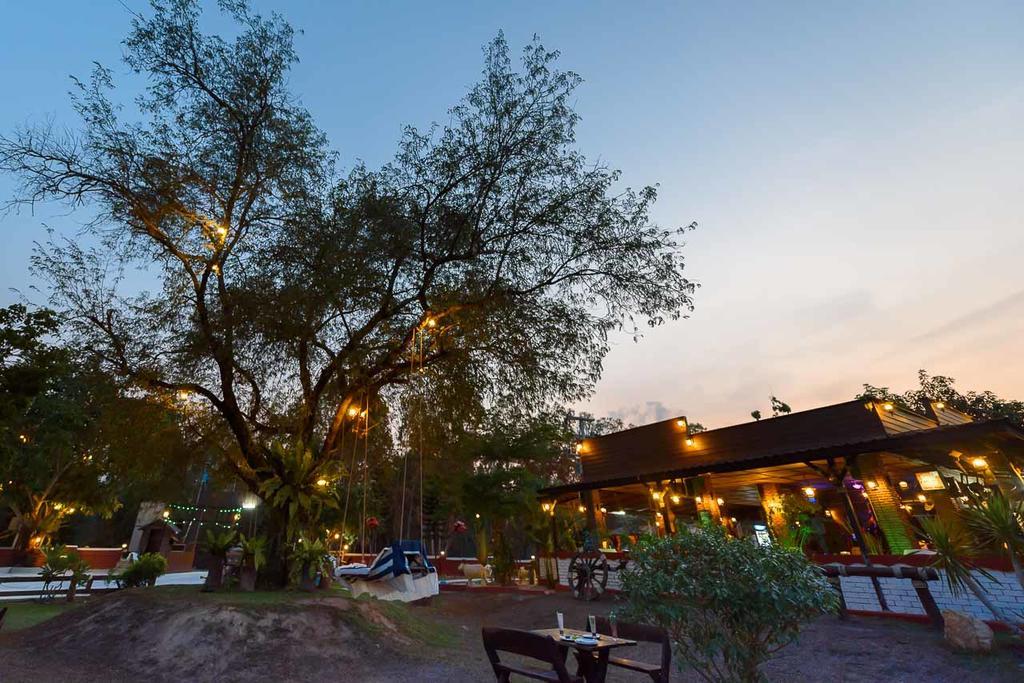 Cowboy Farm Resort Pattaya Banhuajjaj Kültér fotó